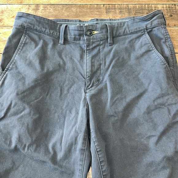 LL Bean Standard Fit Men’s 32 x 30 Blue Chinos - Picture 3 of 7